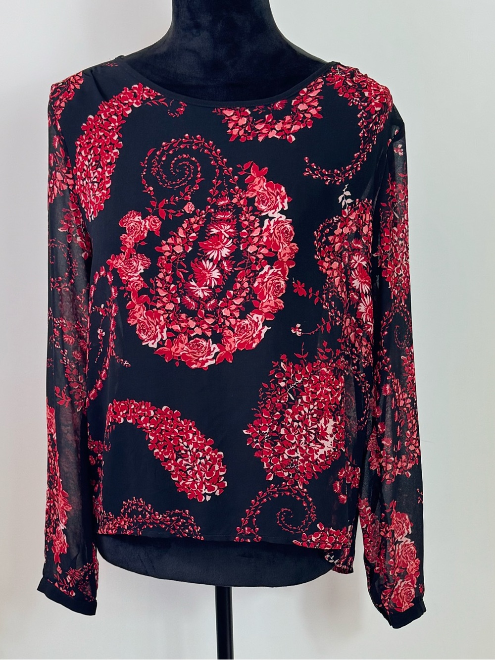 Foe Ever 21 Women's Black Floral Paisley Long-Sleeve Top - Pink Pattern